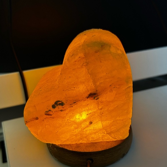 Heart Shaped USB Salt Lamp - Picture 2 of 9